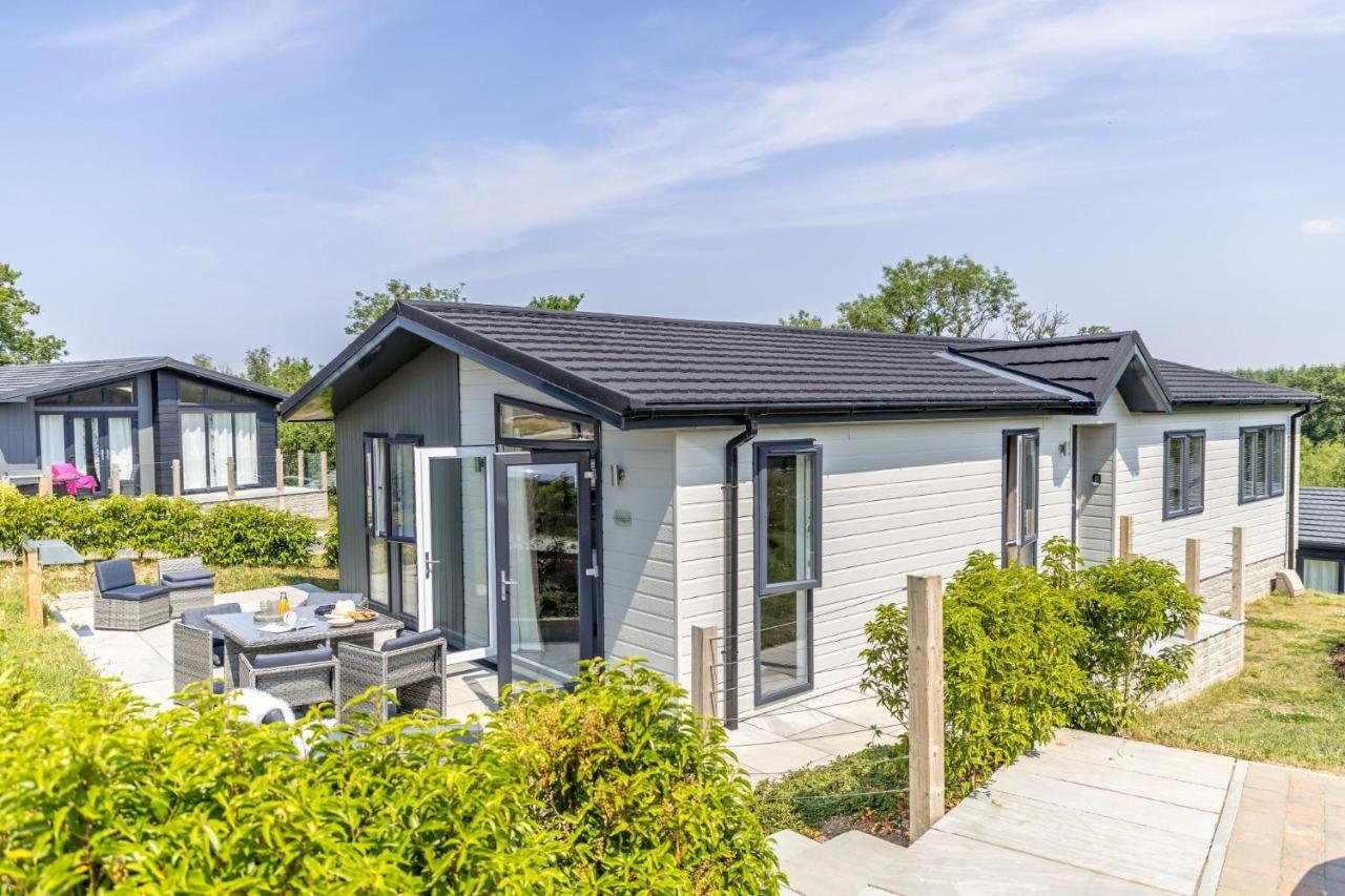 Rose Lodge, 21 Roadford Lake Lodges Lifton Exterior photo